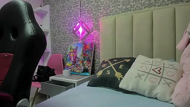 Snapshot of Kittytimberlake chatting on February 13, 11:17 am Kittytimberlake online show from February 13, 11:17 am