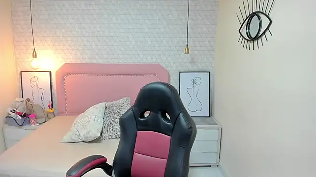 Snapshot of Kittytimberlake chatting on October 3, 11:51 am Kittytimberlake online show from October 3, 11:51 am