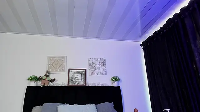 aihnoa split online show from March 10, 3:41 pm