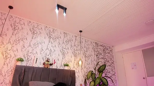 aihnoa split online show from October 21, 12:28 pm