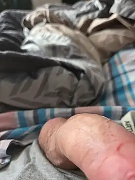 Snapshot of ruffuuss chatting on January 17, 9:47 am ruffuuss online show from January 17, 9:47 am