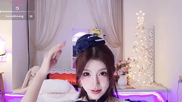 Momoever123456 online show from July 18, 2:32 pm