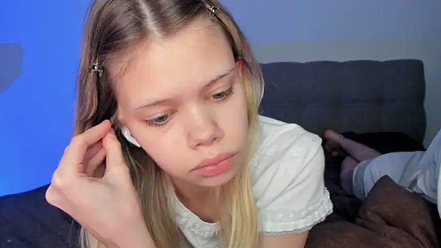 chansetolove online show from March 3, 8:00 pm