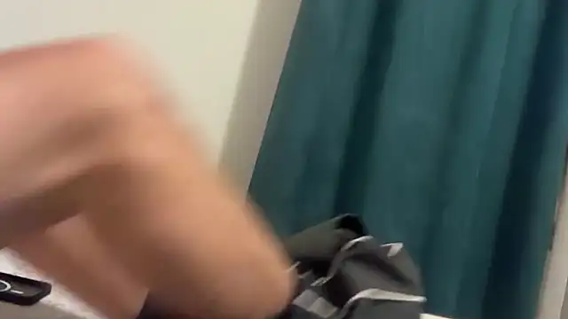 Snapshot of YoungCok25 chatting on October 20, 1:00 pm YoungCok25 online show from October 20, 1:00 pm