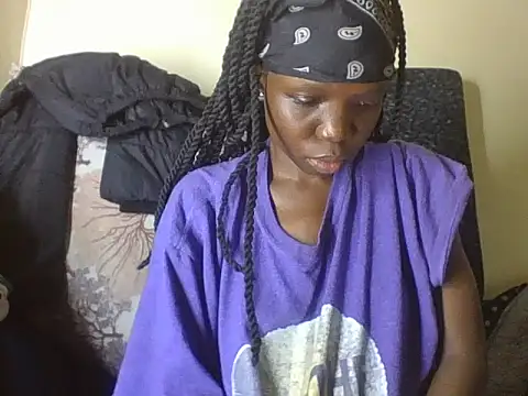 Snapshot of Baddie_Floxxy chatting on June 12, 2:10 am Baddie Floxxy online show from June 12, 2:10 am