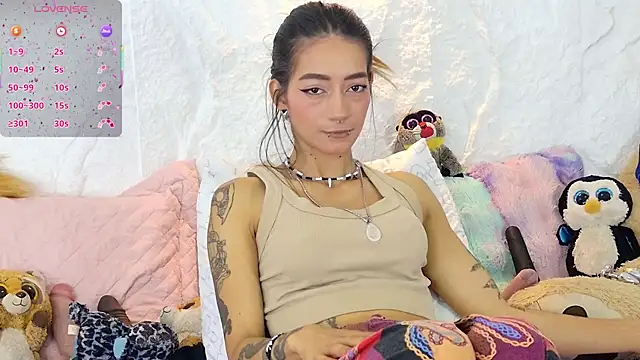 Snapshot of zorravioletta1 chatting on October 13, 1:22 pm zorravioletta1 online show from October 13, 1:22 pm