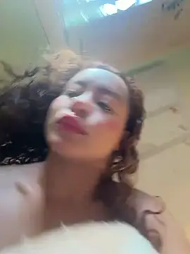 Snapshot of Marie_Rose chatting on April 4, 9:29 am Marie Rose online show from April 4, 9:29 am