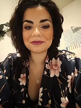 Saturnia Yvonne online show from December 4, 11:35 pm