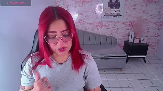 samm t  online show from December 4, 10:19 pm