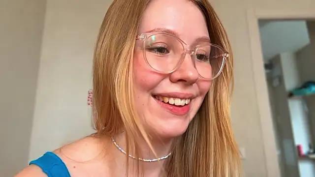 HoneyAudrey online show from May 1, 3:11 am
