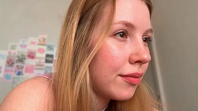HoneyAudrey online show from May 4, 2:29 am