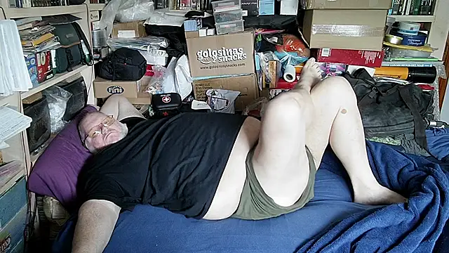 hadeszeuss2 online show from March 23, 2:32 pm