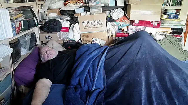 hadeszeuss2 online show from March 29, 3:12 pm