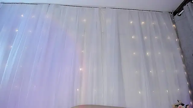  LittleLia online show from December 10, 8:49 pm