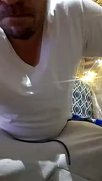 Snapshot of Davo84123 chatting on November 10, 5:17 am Davo84123 online show from November 10, 5:17 am