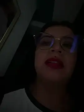 Snapshot of Devilsweet17 chatting on February 1, 4:11 am Devilsweet17 online show from February 1, 4:11 am