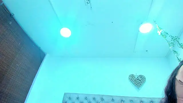 Hannah Miller   online show from September 18, 5:26 pm