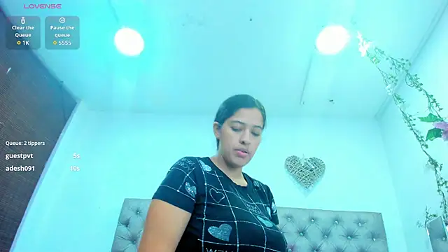 Hannah Miller   online show from September 19, 5:13 pm