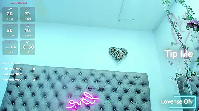 Hannah Miller   online show from October 3, 5:21 pm