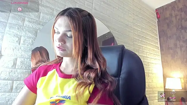 Snapshot of sophia__sweet1 chatting on June 27, 7:19 pm sophia sweet1 online show from June 27, 7:19 pm