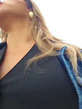 Karen San Miguel online show from October 26, 8:04 pm