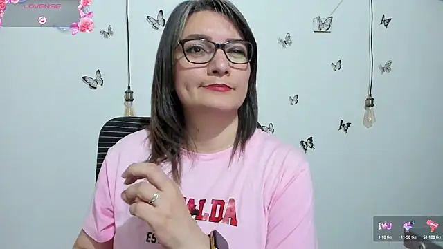 Amie Adams82  online show from September 24, 7:17 pm