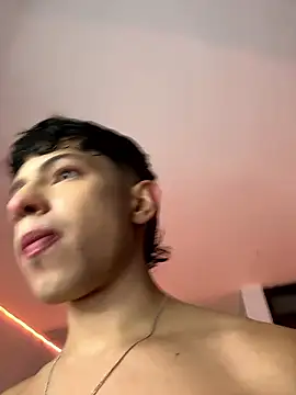 Snapshot of jade_candy_21 chatting on January 12, 11:43 pm jade candy 21 online show from January 12, 11:43 pm