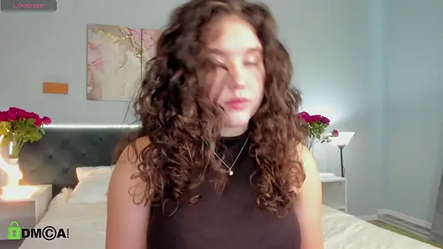 Ariella Sol online show from April 12, 1:10 am