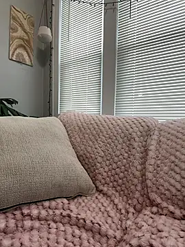 LoveShae  online show from January 5, 5:27 pm