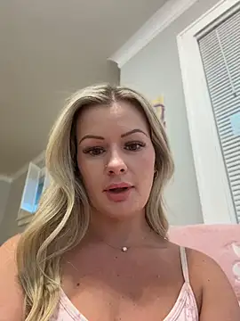 LoveShae  online show from July 3, 2:07 am