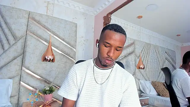 Snapshot of JamesParck chatting on January 13, 12:24 pm JamesParck online show from January 13, 12:24 pm