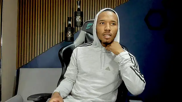 Snapshot of JamesParck chatting on January 22, 12:38 pm JamesParck online show from January 22, 12:38 pm