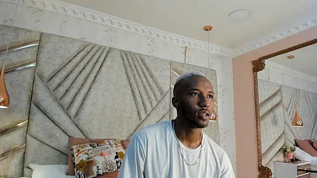 Snapshot of JamesParck chatting on February 9, 12:08 pm JamesParck online show from February 9, 12:08 pm