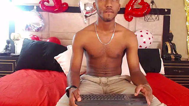 Snapshot of JamesParck chatting on February 13, 1:15 pm JamesParck online show from February 13, 1:15 pm