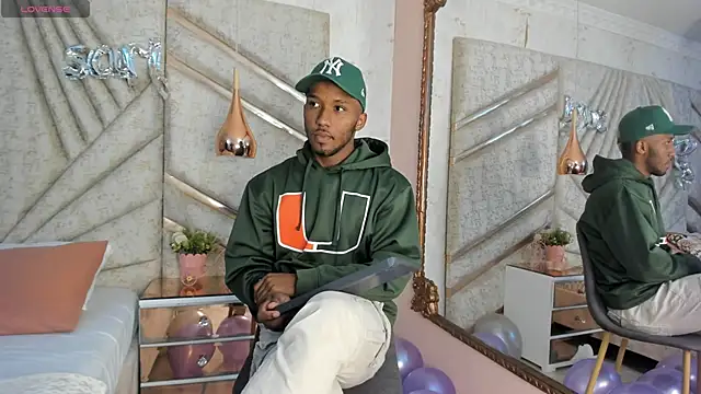 Snapshot of JamesParck chatting on February 19, 12:11 pm JamesParck online show from February 19, 12:11 pm