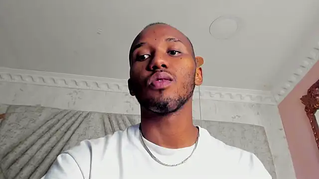 Snapshot of JamesParck chatting on March 1, 3:05 pm JamesParck online show from March 1, 3:05 pm