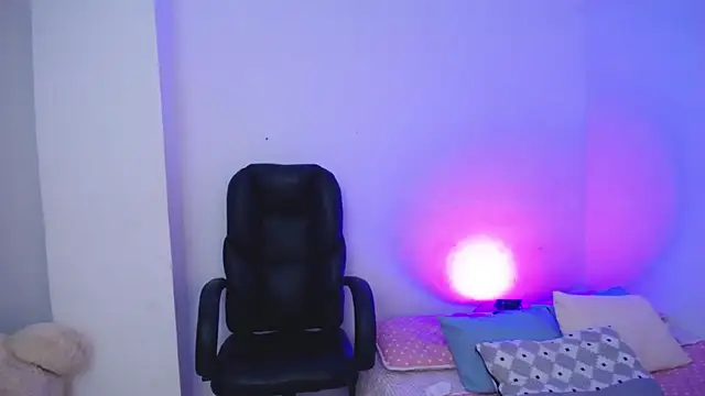 keelly richaardson1 online show from March 7, 3:51 am