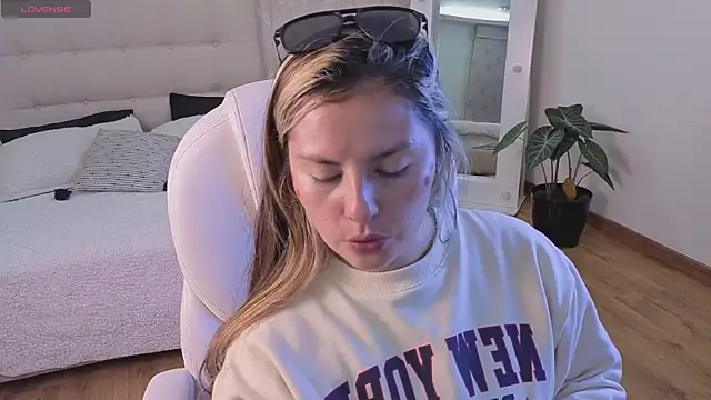 Snapshot of brandy_sweet_ chatting on September 27, 3:39 pm brandy sweet online show from September 27, 3:39 pm