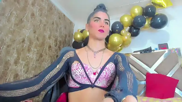 Snapshot of hannabigdirty chatting on December 3, 4:53 am hannabigdirty online show from December 3, 4:53 am