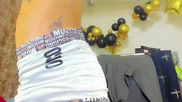 Snapshot of hannabigdirty chatting on February 19, 6:31 am hannabigdirty online show from February 19, 6:31 am