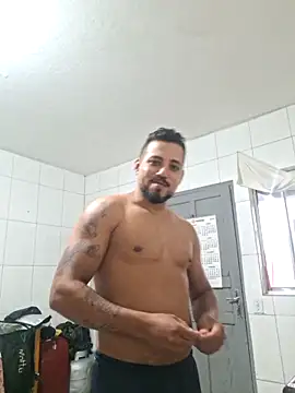 Luizragnar123 online show from February 22, 7:45 pm