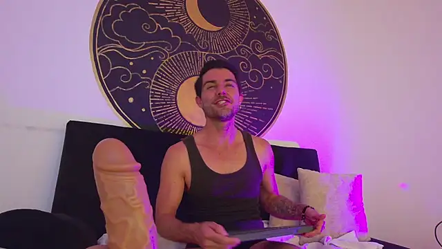 Adam MillanFF online show from January 6, 10:34 pm