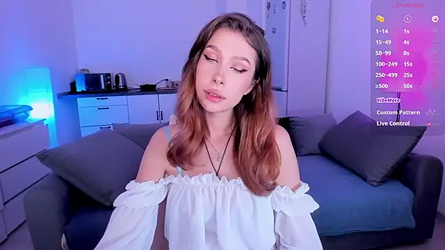 Snapshot of tenderdreams chatting on October 3, 8:17 pm tenderdreams online show from October 3, 8:17 pm