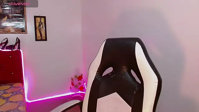 AdharaaMoon online show from January 9, 3:09 am