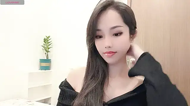 Snapshot of Sugar2k5 chatting on November 27, 3:41 am Sugar2k5 online show from November 27, 3:41 am