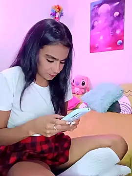 Leslly  online show from December 12, 8:32 pm