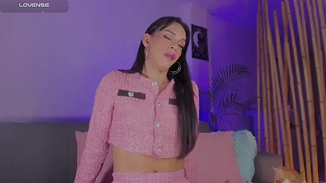 danna v online show from December 19, 4:34 am