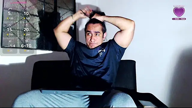 Snapshot of willian_m777 chatting on April 16, 4:35 am willian m777 online show from April 16, 4:35 am