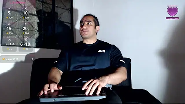 Snapshot of willian_m777 chatting on April 18, 4:05 am willian m777 online show from April 18, 4:05 am