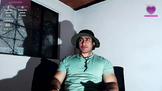 Snapshot of willian_m777 chatting on May 21, 4:52 am willian m777 online show from May 21, 4:52 am
